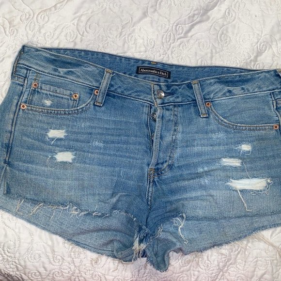 Abercrombie & Fitch Pants - ABERCROMBIE & FITCH MID RISE SHORTS
